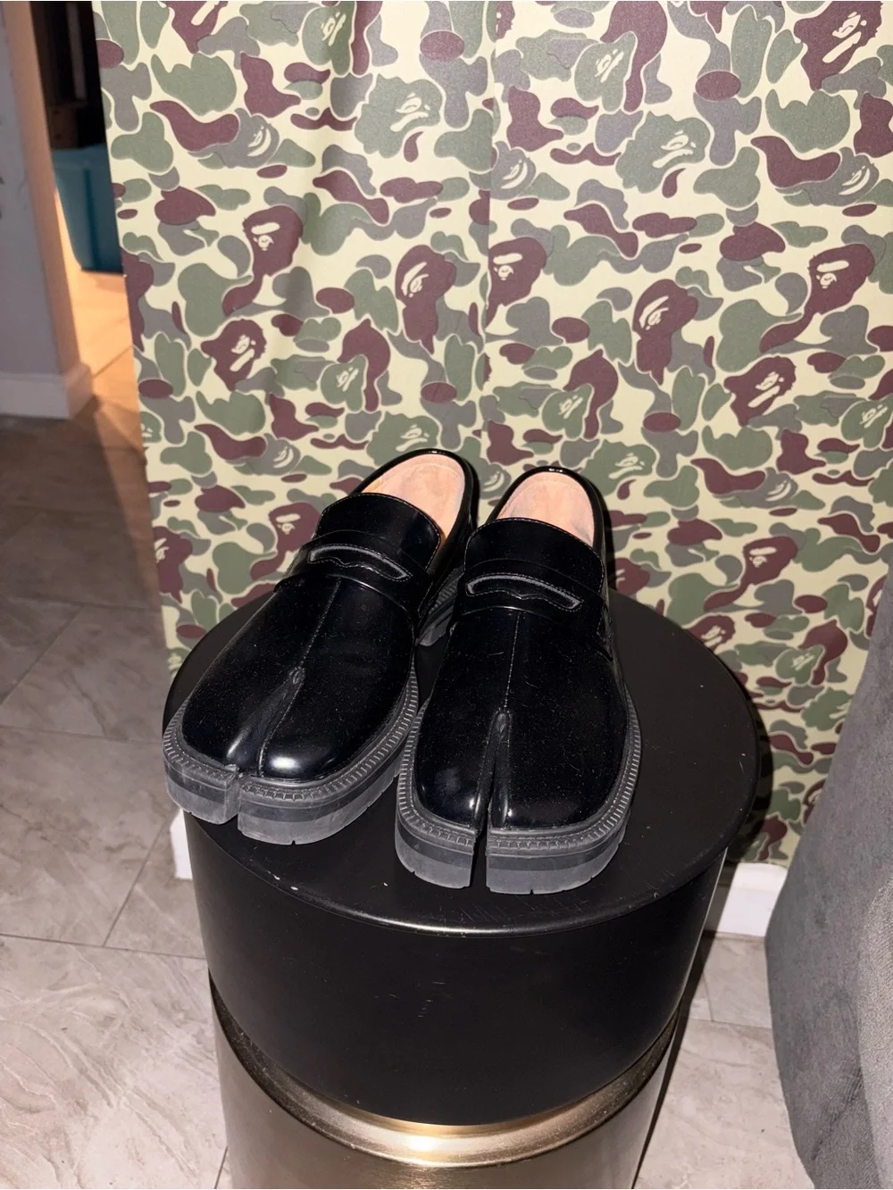 Men's Split-Toe Black Leather Loafers